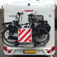 TYLNA TABLICA OSTRZEGAWCZA PLASTIKOWA a 50x50cm Z ODBLASKAMI