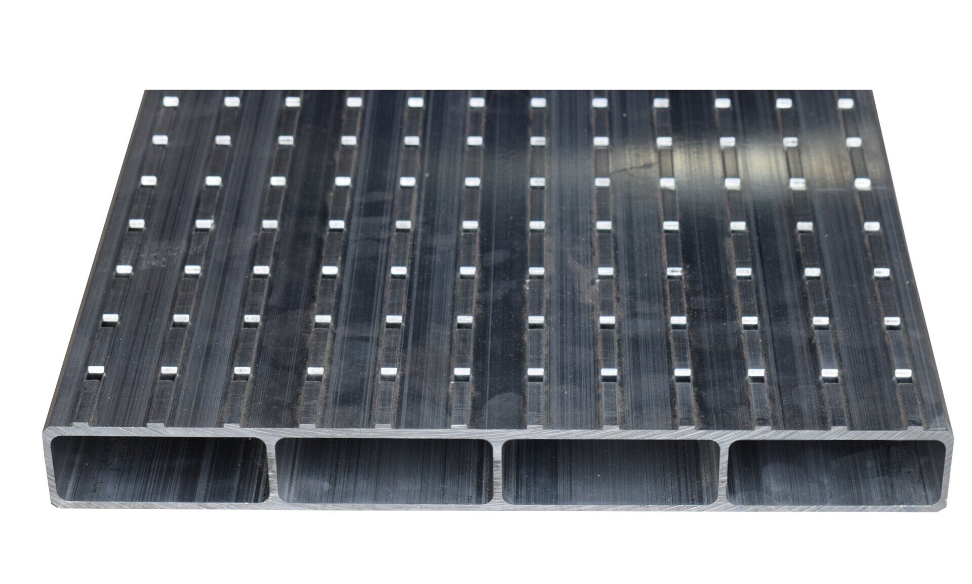 Najazd aluminiowy typ C 4-komorowy 2680x350x40 mm
