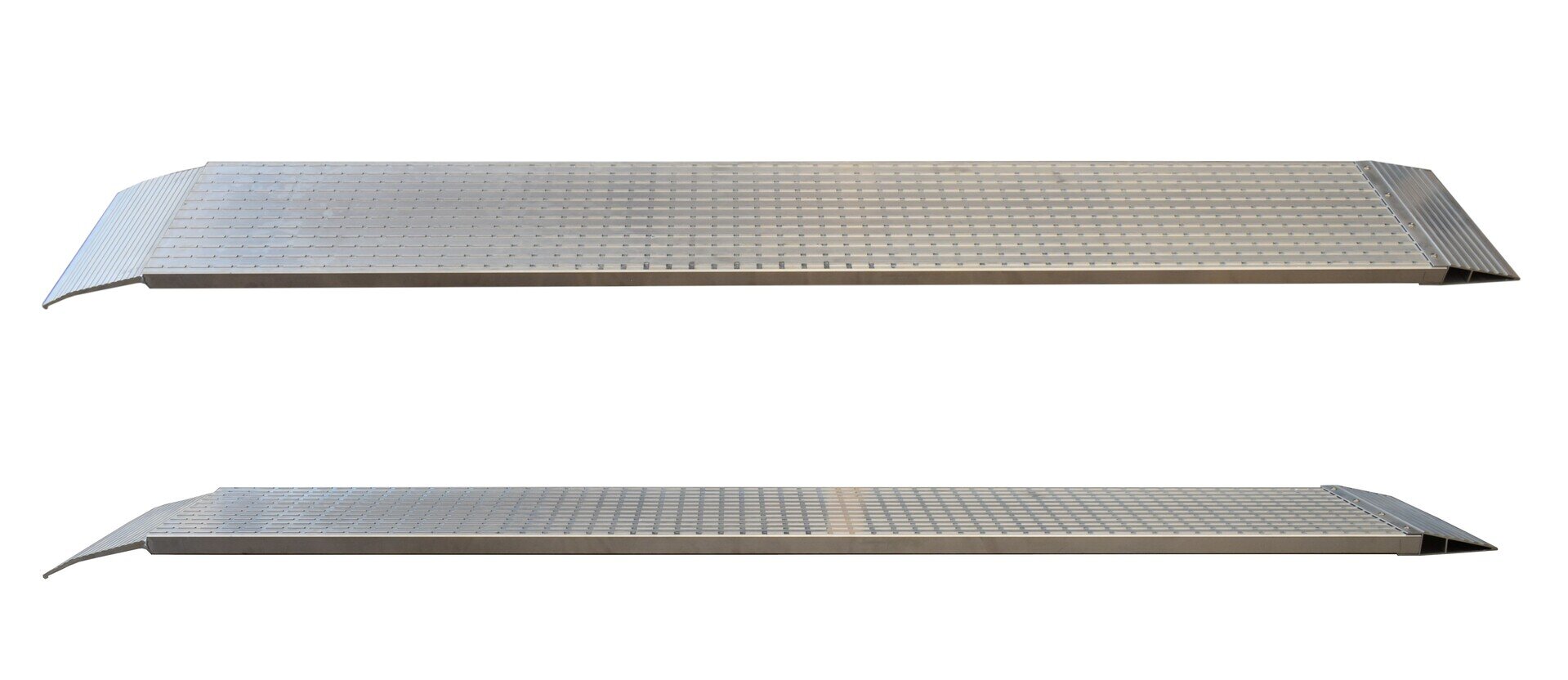 Najazd aluminiowy typ C 4-komorowy 2680x350x40 mm
