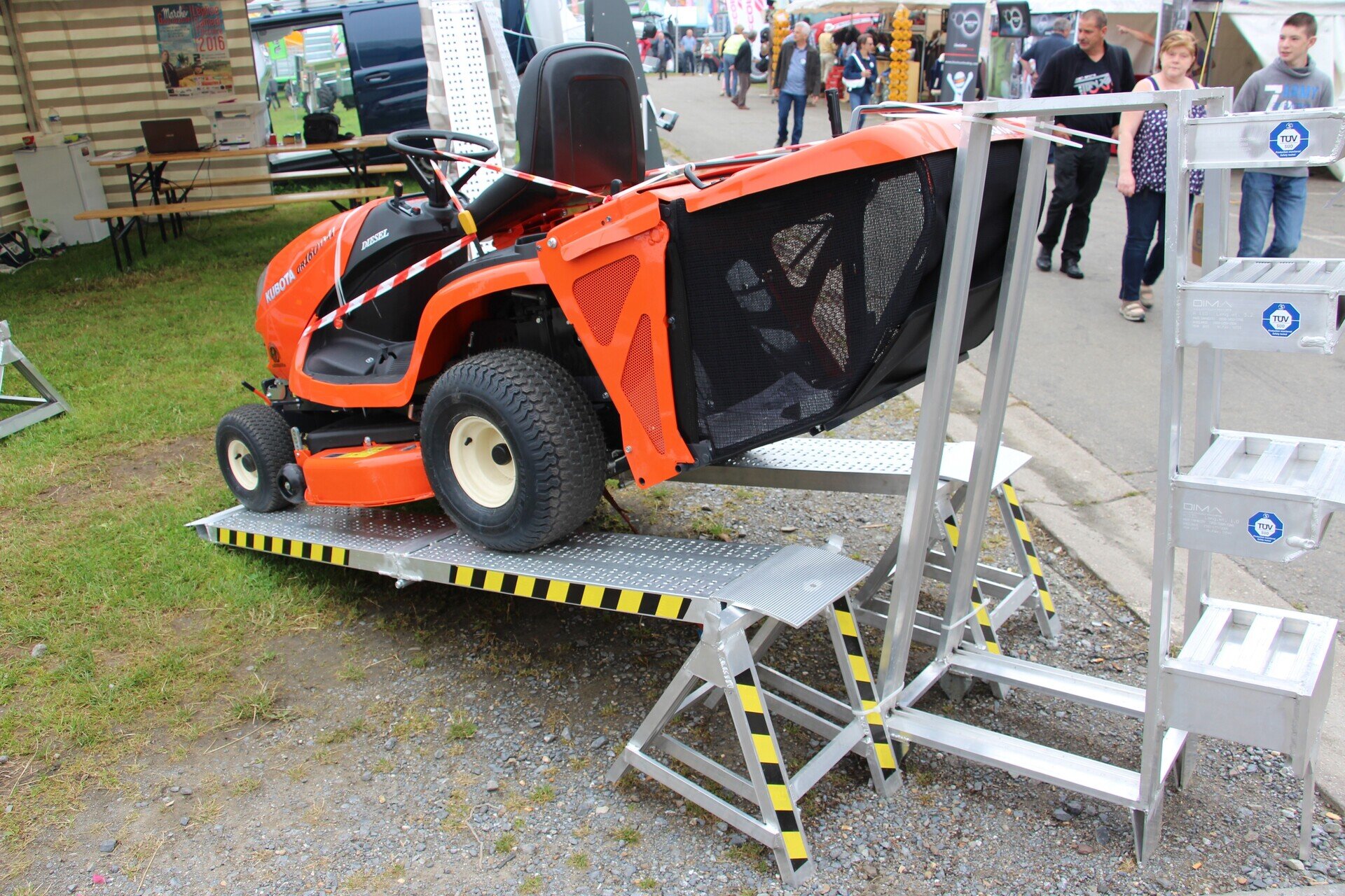ALUMINUM RAMP BROKEN H30 LENGTH 2000 MM WIDTH 200 MM