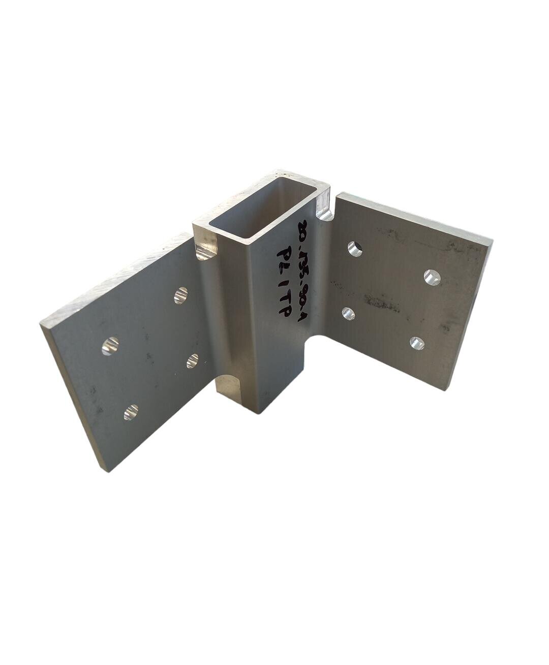 NAROŻE ALUMINIOWE 90 PL/TP CENTRALNE OTWORY