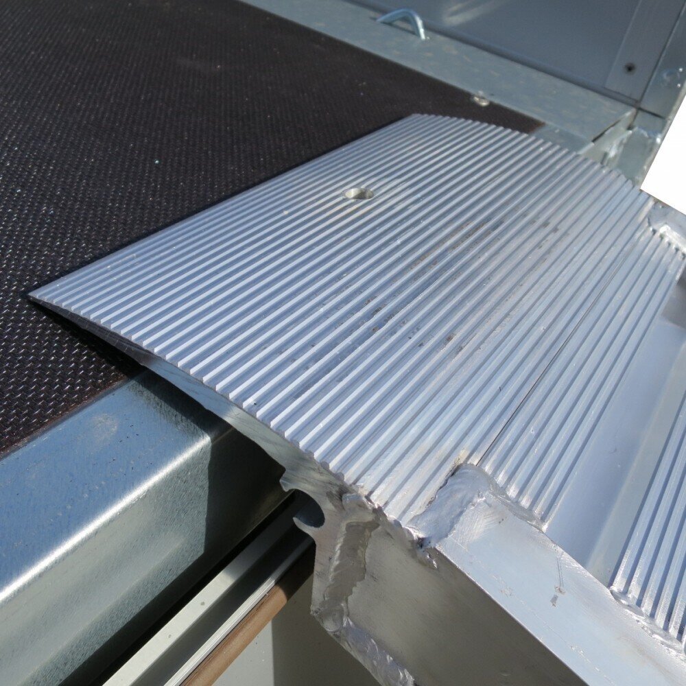 L-3200 mm / 3.8 T certified aluminum invasion ramps