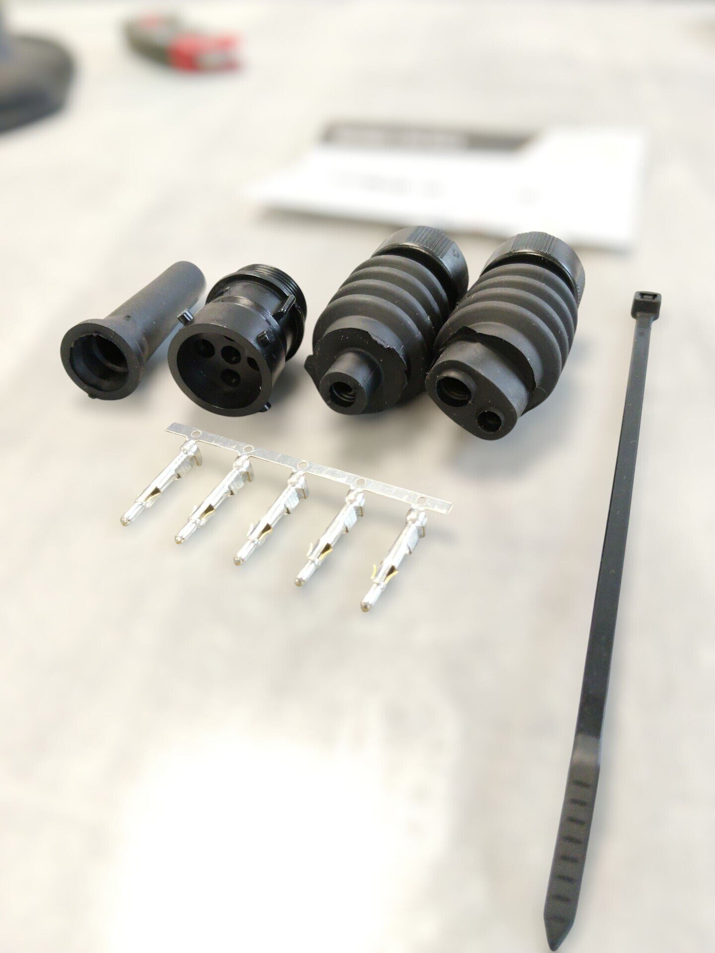 ASPOCK byonet 5-PIN “male” pins socket